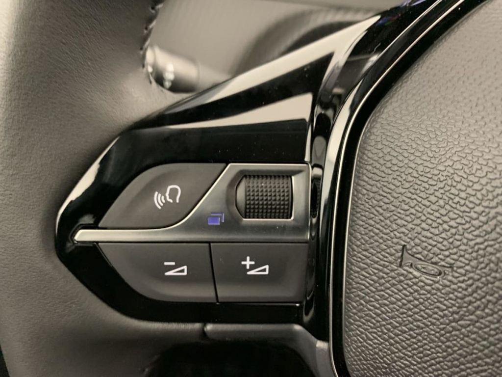 PEUGEOT 208 Hybrid 110 ch e-DCS6 Allure - ref: 1-383992 - Photo 15