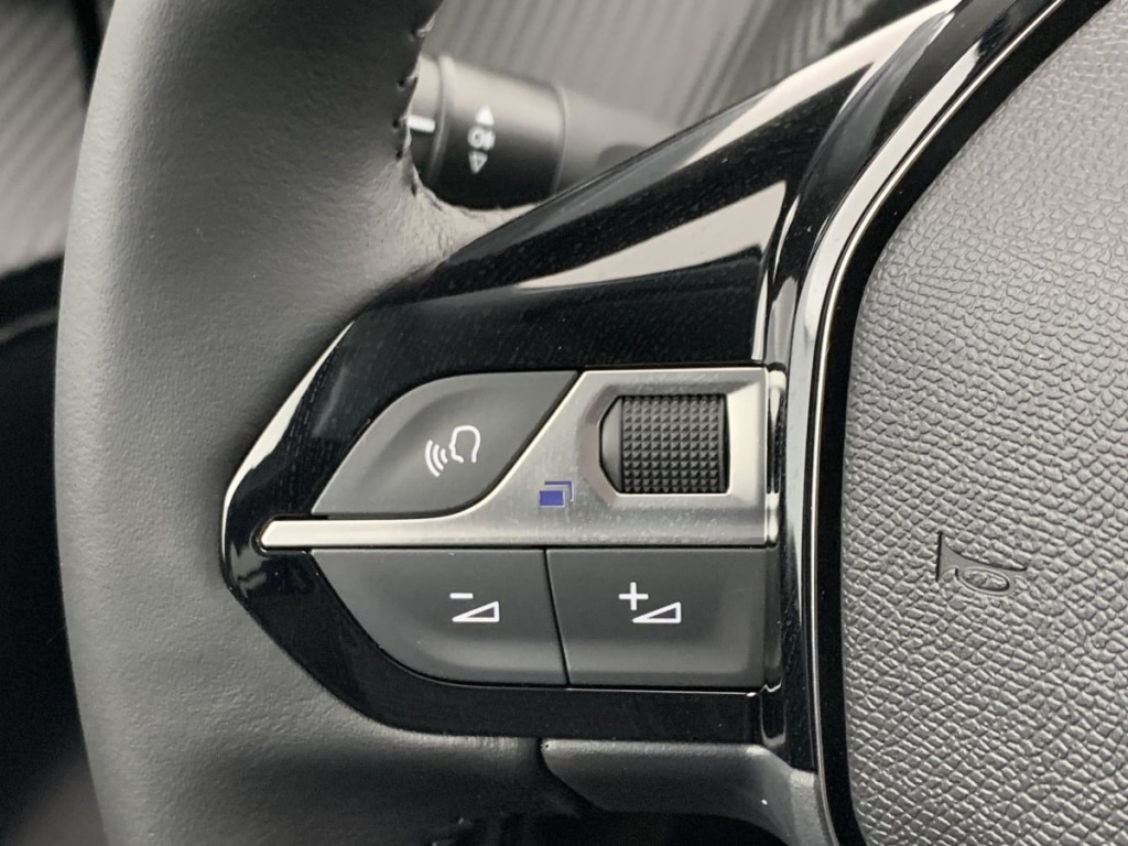 PEUGEOT 208 Hybrid 110 ch e-DCS6 Allure - ref: 1-384451 - Photo 15