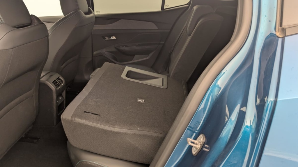 PEUGEOT 408 Hybrid 145 e-DCS6 Allure - ref: 1-384570 - Photo 12