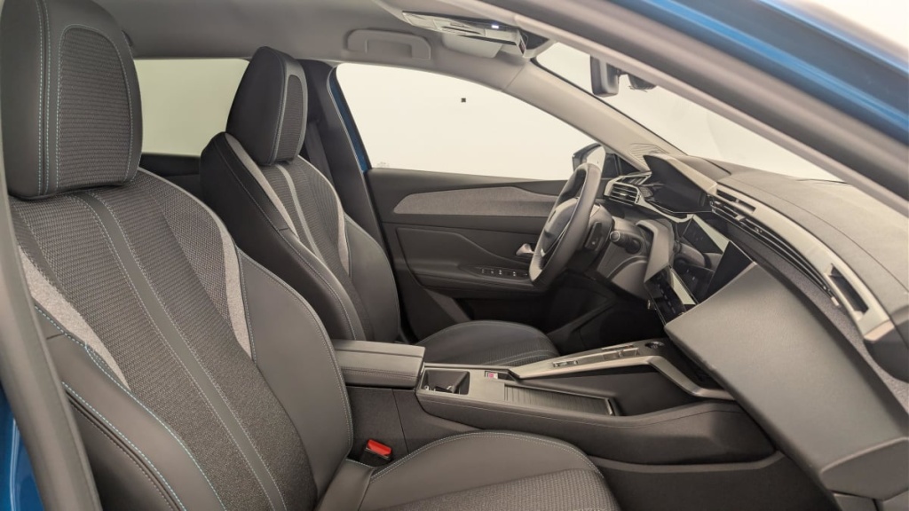 PEUGEOT 408 Hybrid 145 e-DCS6 Allure - ref: 1-384570 - Photo 9