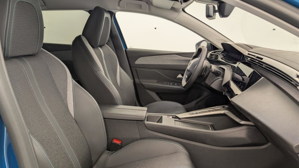 PEUGEOT 408 Hybrid 145 e-DCS6 Allure - ref: 1-384573 - Photo 9