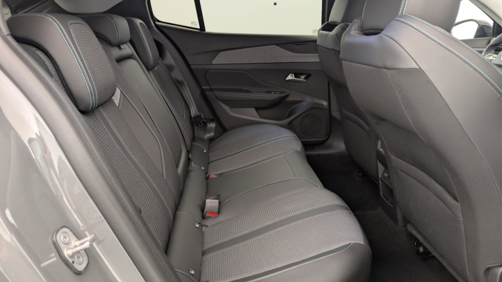 PEUGEOT 408 Hybrid 145 e-DCS6 Allure - ref: 1-384575 - Photo 10