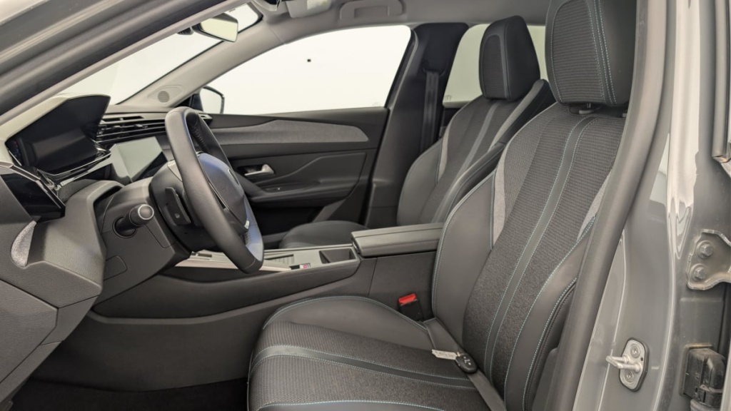 PEUGEOT 408 Hybrid 145 e-DCS6 Allure - ref: 1-384575 - Photo 16