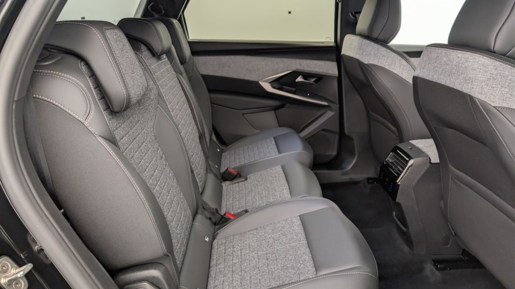 PEUGEOT 5008 HYBRID 145 CH E-DCS6 ALLURE - ref: 1-384779 - Photo 10