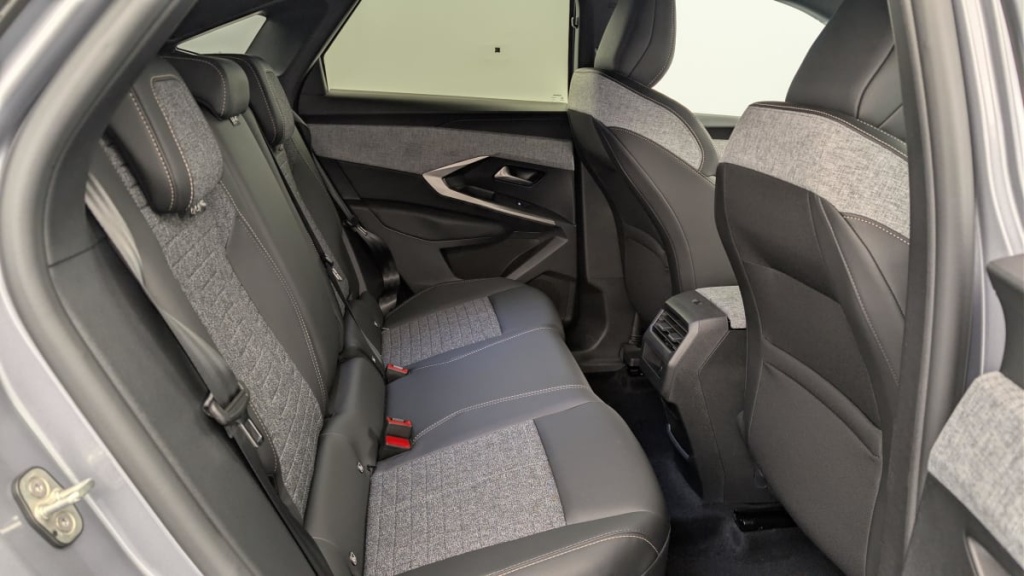 PEUGEOT 3008 Hybrid 145 e-DCS6 Allure - ref: 1-384805 - Photo 10