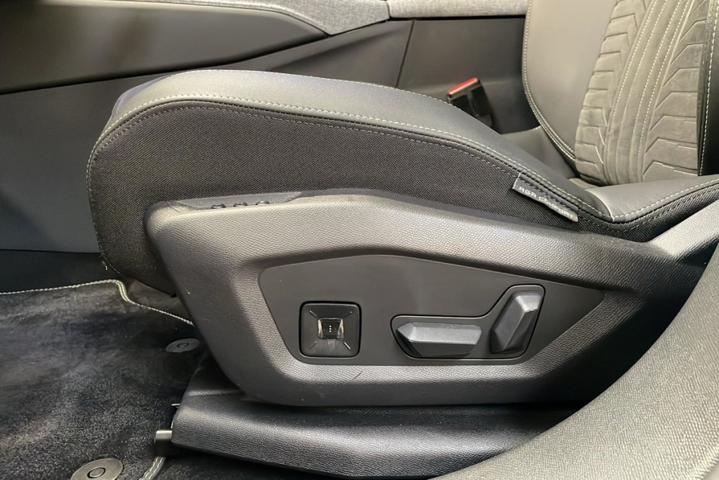 PEUGEOT 5008 HYBRID 145CH E-DCS6 GT - ref: 1-385193 - Photo 15