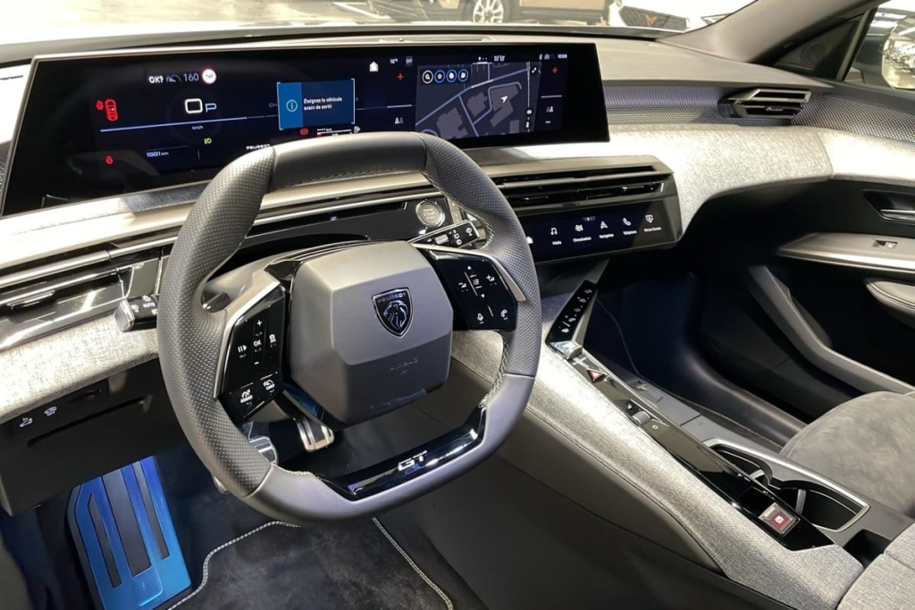 PEUGEOT 5008 HYBRID 145CH E-DCS6 GT - ref: 1-385193 - Photo 16