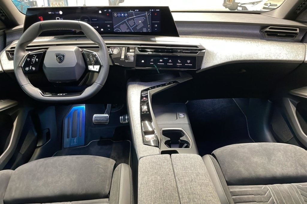 PEUGEOT 5008 HYBRID 145CH E-DCS6 GT - ref: 1-385193 - Photo 20