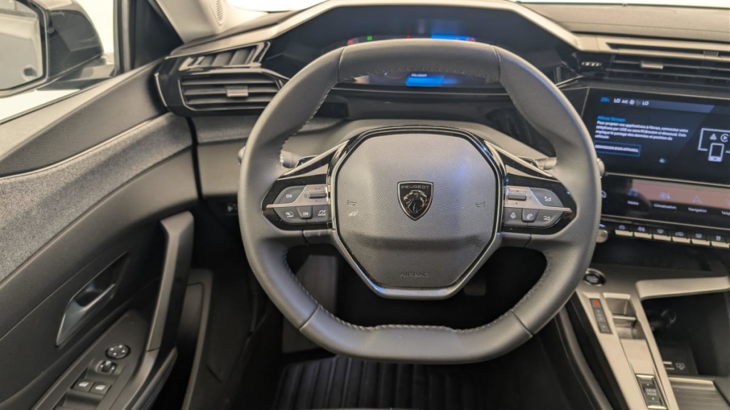 PEUGEOT 408 Hybrid 145 e-DCS6 Allure - ref: 1-385368 - Photo 14