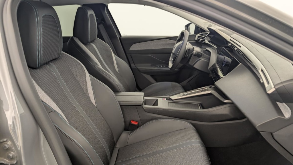 PEUGEOT 408 Hybrid 145 e-DCS6 Allure - ref: 1-385368 - Photo 9