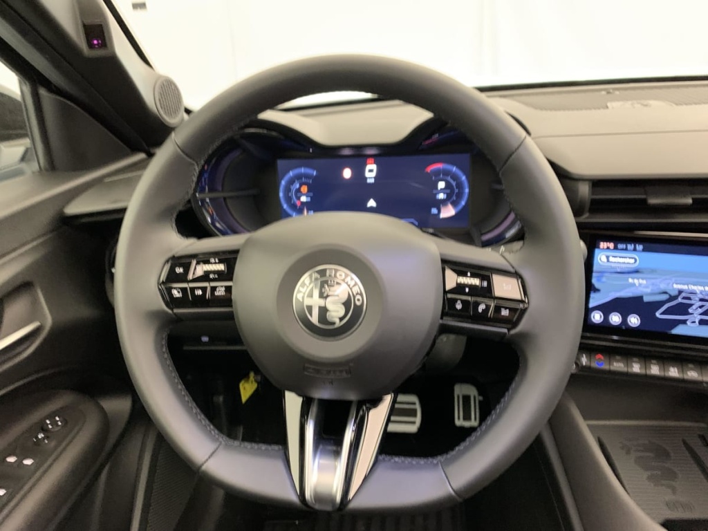 ALFA ROMEO Junior 1.2 Ibrida 145 ch e-DCT6 Q4 Ti - ref: 1-385516 - Photo 14