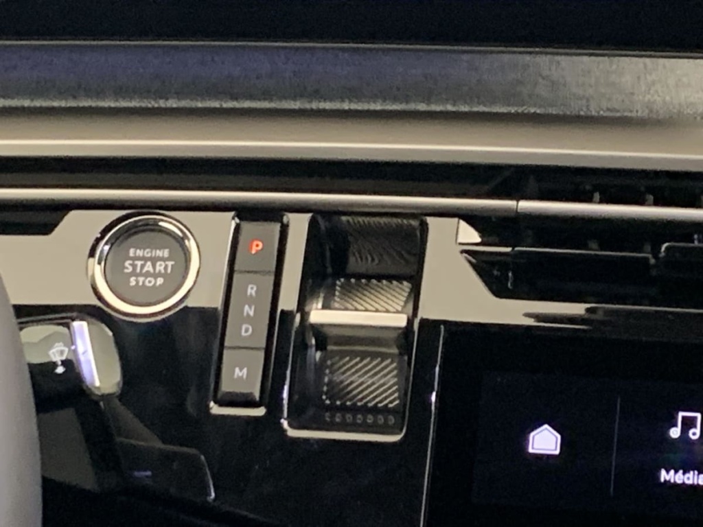PEUGEOT 5008 HYBRID 145 CH E-DCS6 ALLURE - ref: 1-385550 - Photo 16