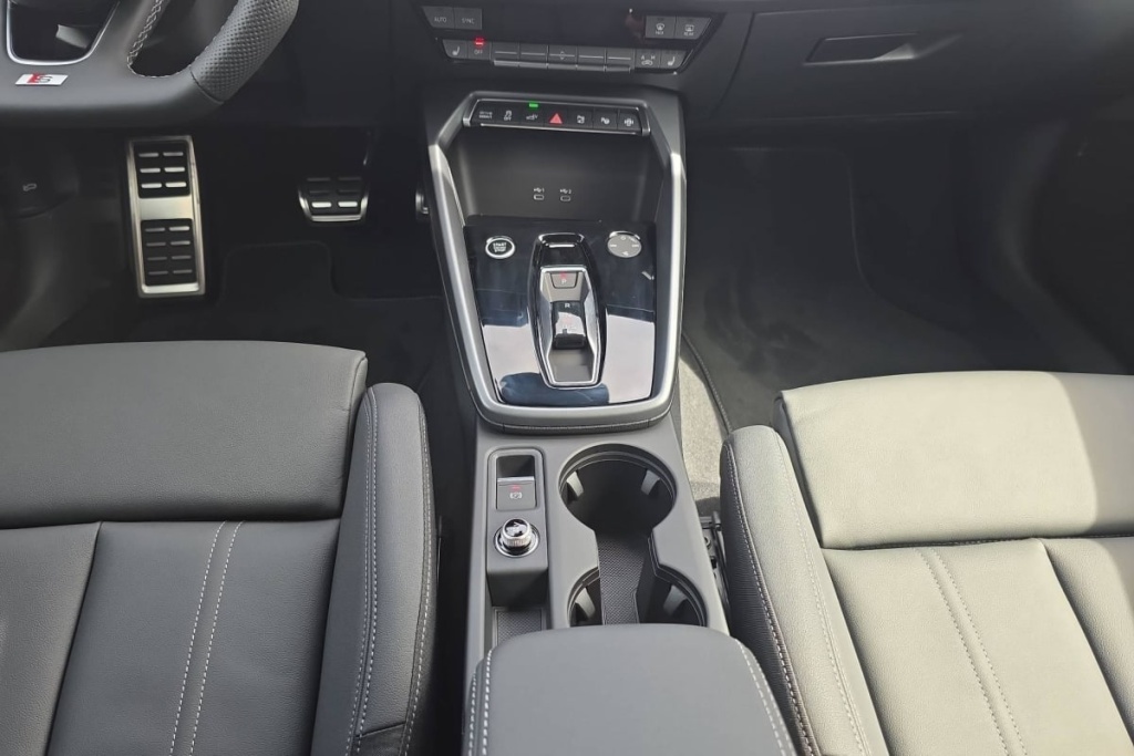 AUDI A3 Sportback 45 TFSI e Hybride rechargeable 272 S tronic 6 S line - ref: 1-386535 - Photo 19