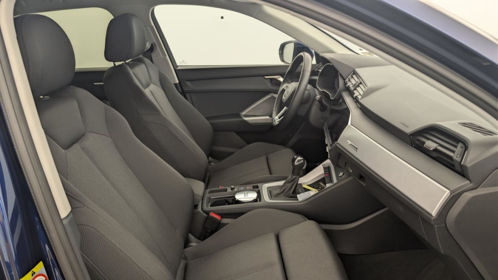 AUDI Q3 35 TDI 150 ch S tronic 7 Design - ref: 1-386579 - Photo 9