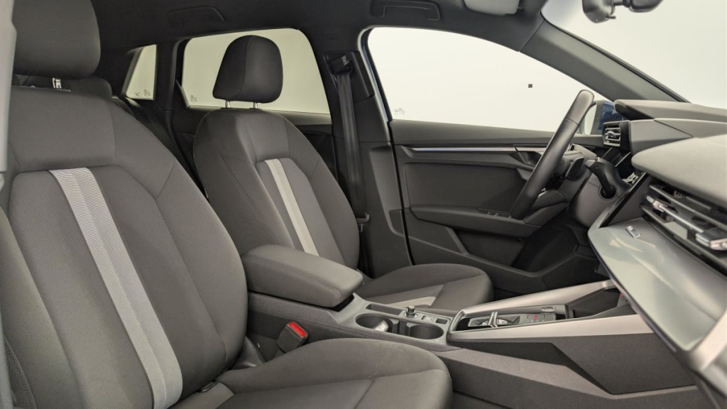 AUDI A3 Sportback 30 TDI 116 S tronic 7 Design - ref: 1-386580 - Photo 9