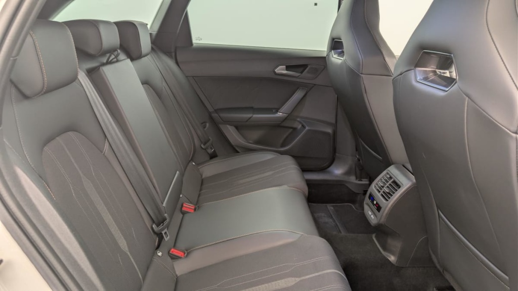 CUPRA Leon Sportstourer 1.4 e-HYBRID 204 ch DSG6 V - ref: 1-386926 - Photo 10