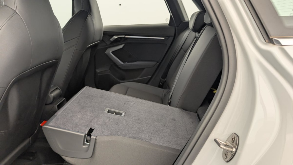 AUDI A3 Sportback TFSI e Hybride rechargeable 204 S tronic 6 S line - ref: 1-388268 - Photo 12