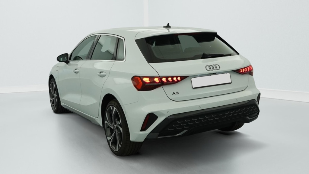 AUDI A3 Sportback TFSI e Hybride rechargeable 204 S tronic 6 S line - ref: 1-388270 - Photo 5