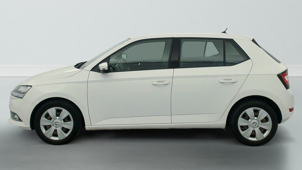 SKODA Fabia 1.0 MPI 60 CH BVM5 BUSINESS - ref: 1-388293 - Photo 4