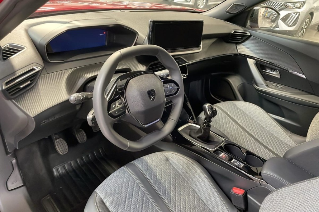 PEUGEOT 2008 PureTech 100 S S BVM6 Allure - ref: 1-388297 - Photo 15