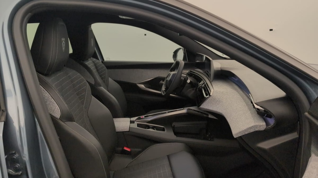 PEUGEOT 3008 Hybrid 145 e-DCS6 GT - ref: 1-388301 - Photo 11