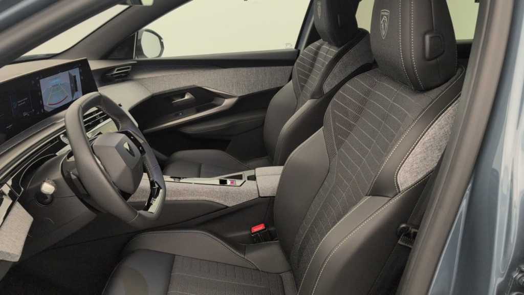 PEUGEOT 3008 Hybrid 145 e-DCS6 GT - ref: 1-388301 - Photo 18
