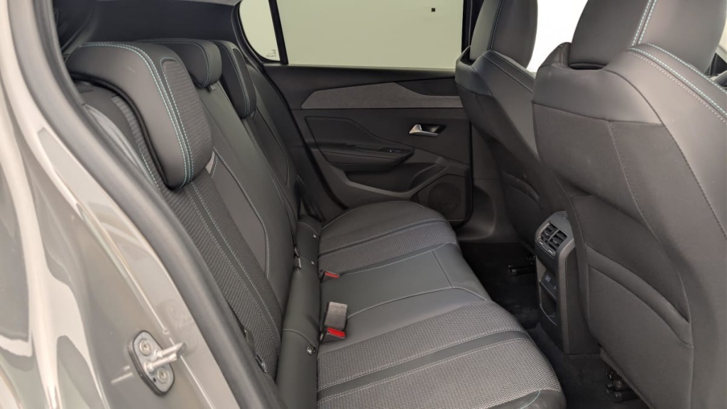 PEUGEOT 308 Hybrid 145 e-DCS6 Allure - ref: 1-388503 - Photo 10