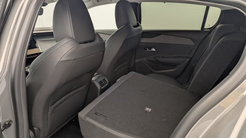 PEUGEOT 308 Hybrid 145 e-DCS6 Allure - ref: 1-388503 - Photo 12