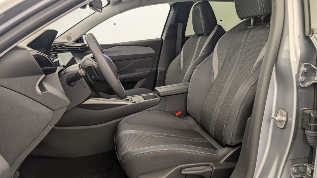 PEUGEOT 308 Hybrid 145 e-DCS6 Allure - ref: 1-388511 - Photo 16