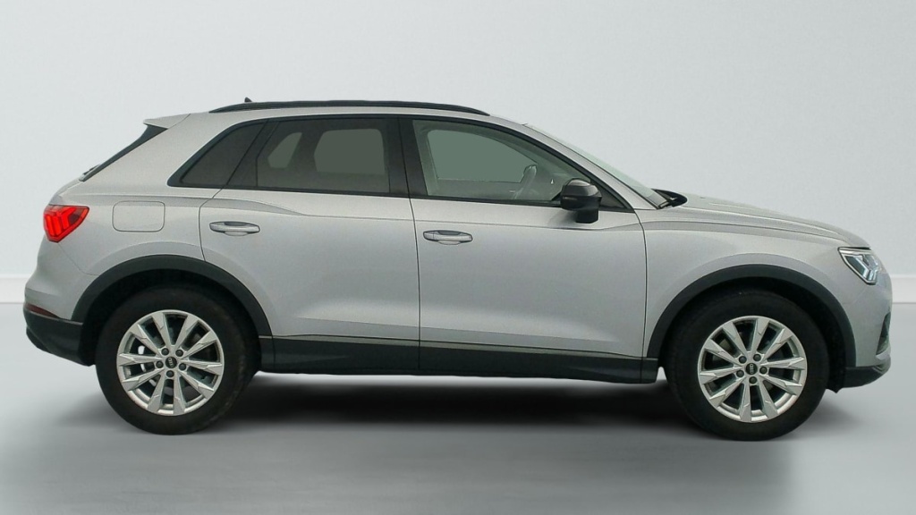 AUDI Q3 35 TDI 150 ch S tronic 7 Design - ref: 1-389100 - Photo 8