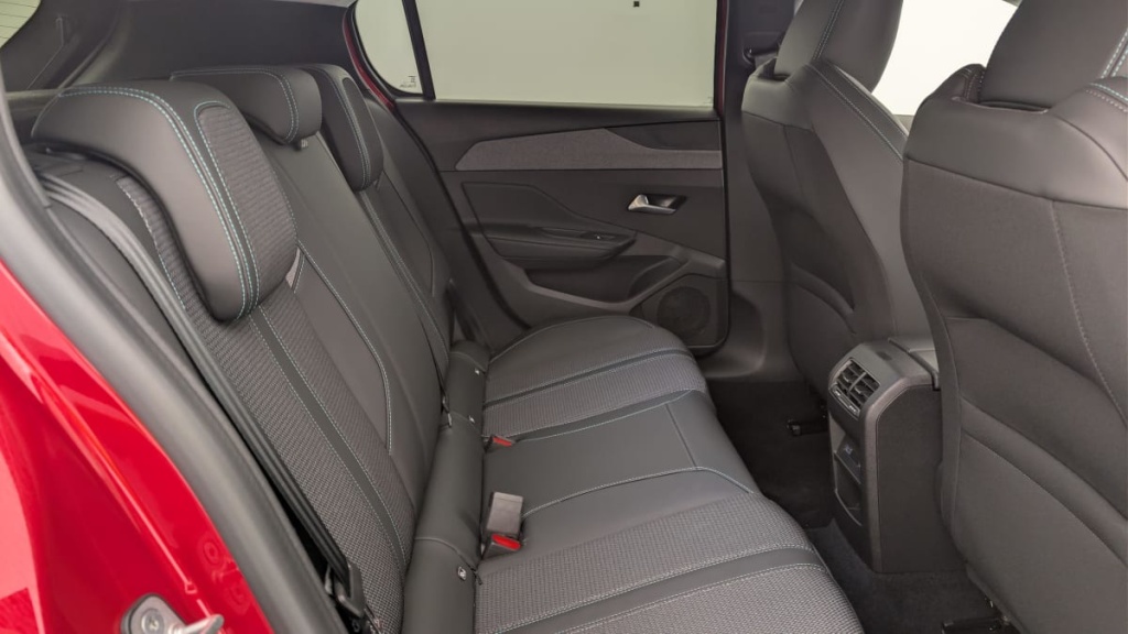 PEUGEOT 308 Hybrid 145 e-DCS6 Allure - ref: 1-389183 - Photo 10