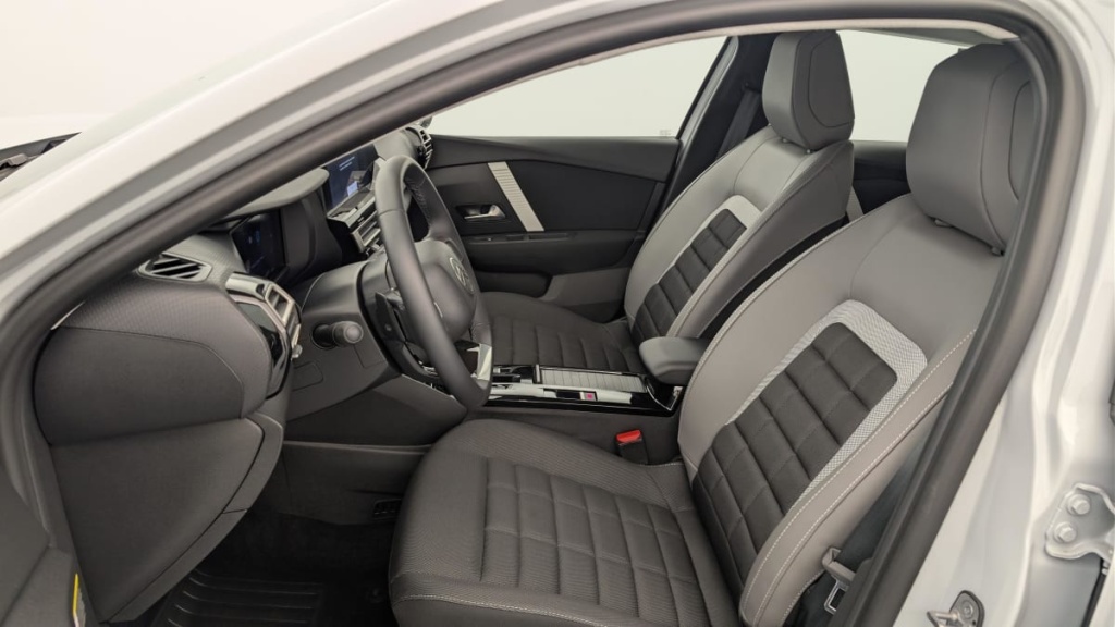 CITROEN C4 Hybride 145 ch e-DCS6 Business - ref: 1-389772 - Photo 16