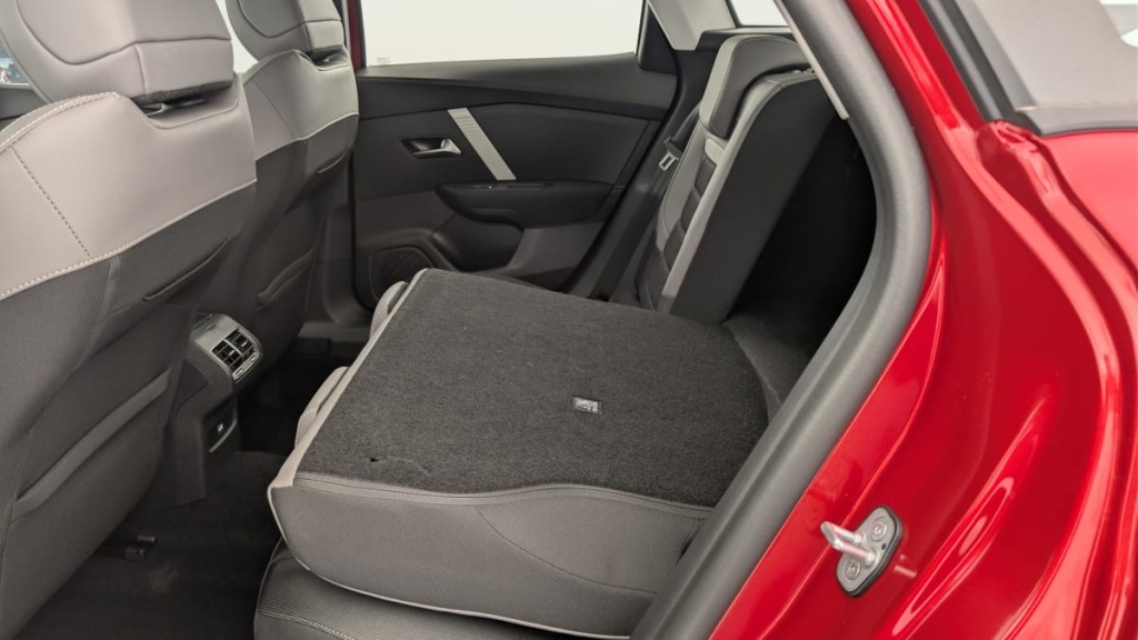 CITROEN C4 Hybride 145 ch e-DCS6 Business - ref: 1-389773 - Photo 12
