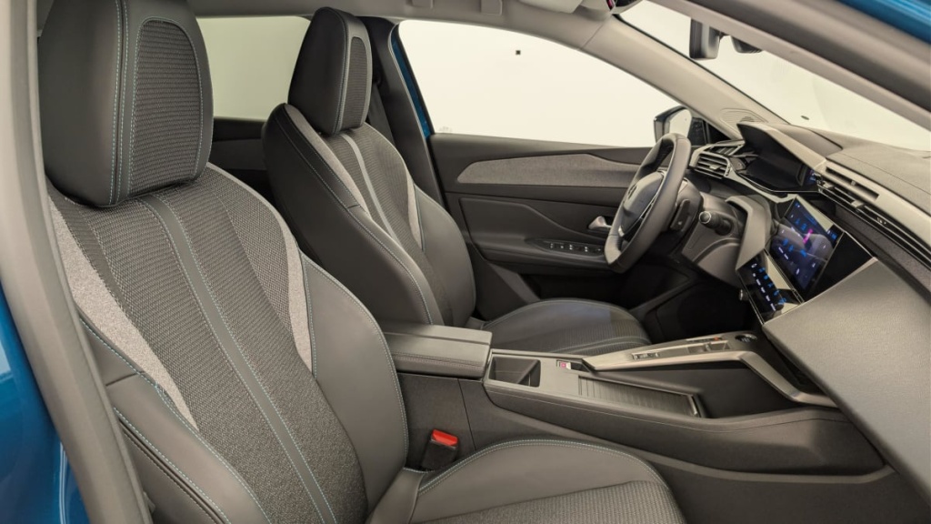 PEUGEOT 408 Hybrid 145 e-DCS6 Allure - ref: 1-390334 - Photo 9