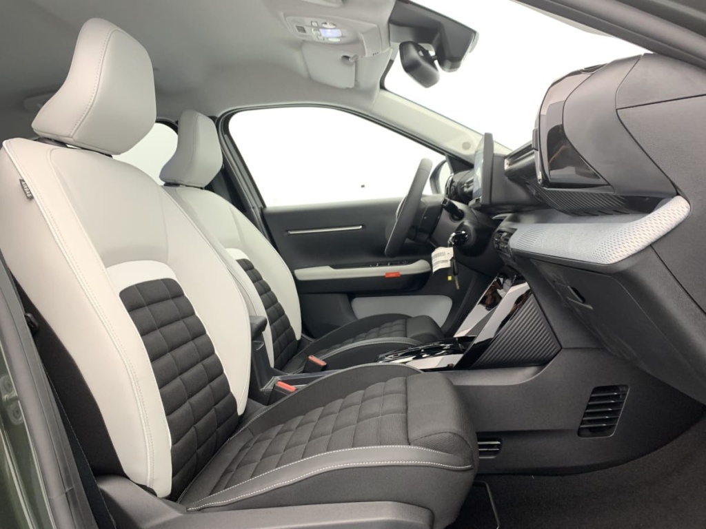 CITROEN C3 Aircross Hybride 145 e-DCS6 Max - ref: 1-393482 - Photo 9