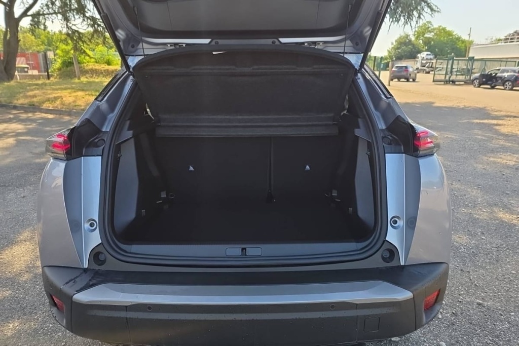 PEUGEOT 2008 Hybrid 145 e-DCS6 Allure - ref: 1-393970 - Photo 11