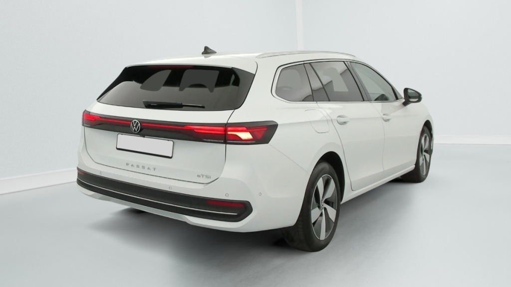 VOLKSWAGEN Passat 1.5 eTSI OPF 150 DSG7 Life Plus - ref: 1-394204 - Photo 7