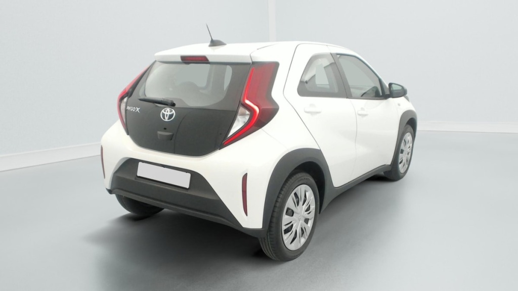 TOYOTA Aygo X 1.0 VVT-i 72 Dynamic - ref: 1-394900 - Photo 7