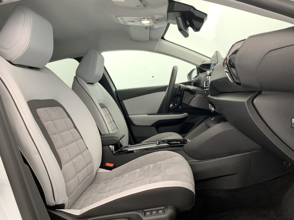 CITROEN C4 PureTech 130 EAT8 Max - ref: 1-395054 - Photo 9
