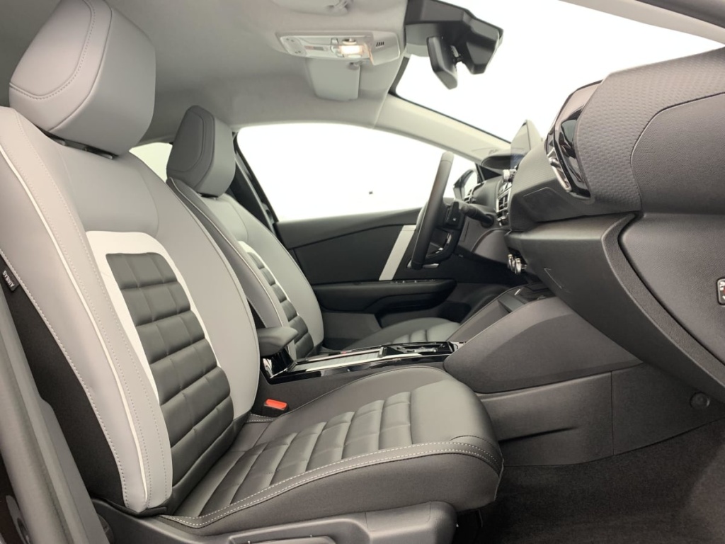 CITROEN C4 PureTech 130 EAT8 Max - ref: 1-395120 - Photo 9