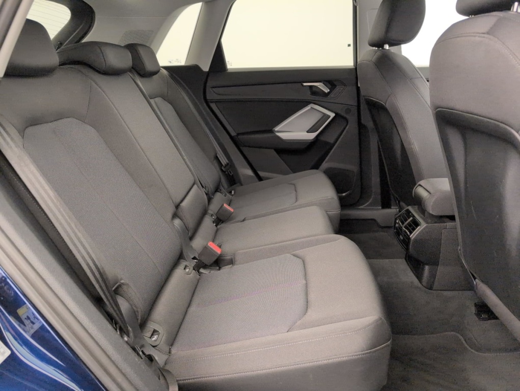 AUDI Q3 35 TDI 150 ch S tronic 7 Design - ref: 1-395210 - Photo 10