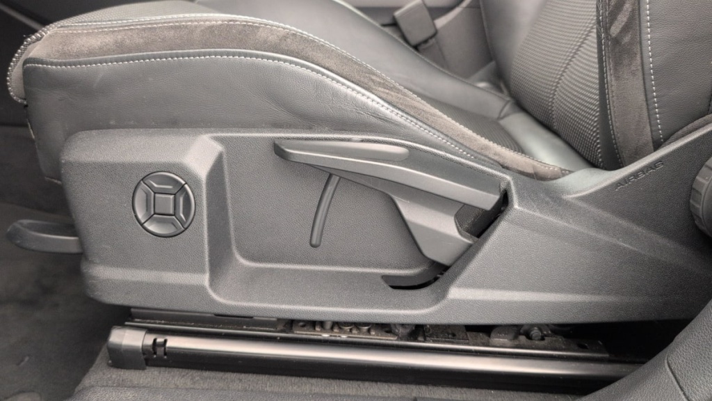 AUDI Q3 Sportback 35 TDI 150 ch S tronic 7 S line - ref: 1-397037 - Photo 19