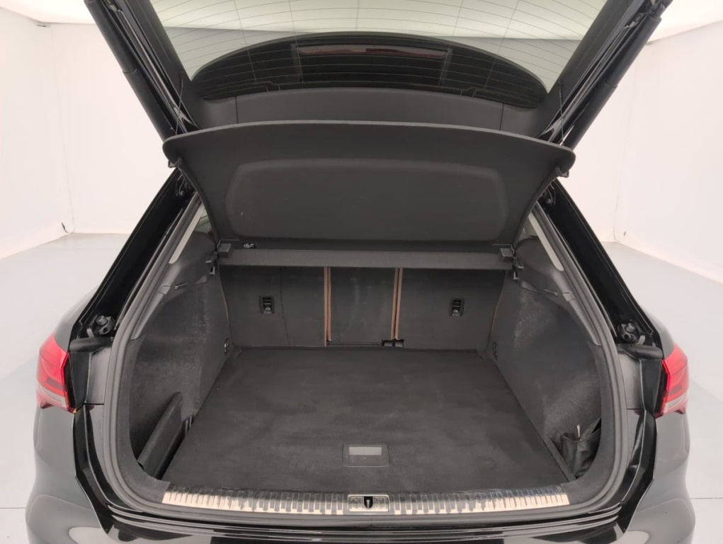 AUDI Q3 35 TDI 150 ch S tronic 7 Design - ref: 1-398070 - Photo 11