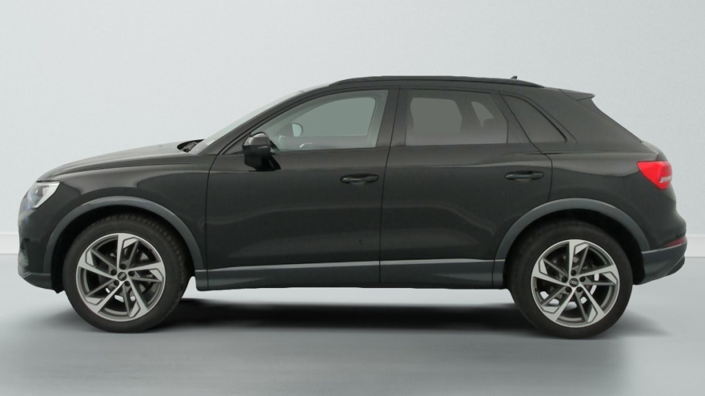 AUDI Q3 35 TDI 150 ch S tronic 7 Design - ref: 1-398070 - Photo 4