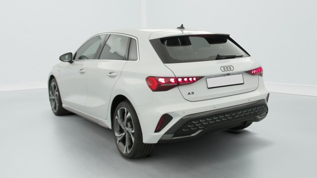 AUDI A3 Sportback TFSI e Hybride rechargeable 204 S tronic 6 S line - ref: 1-398276 - Photo 5