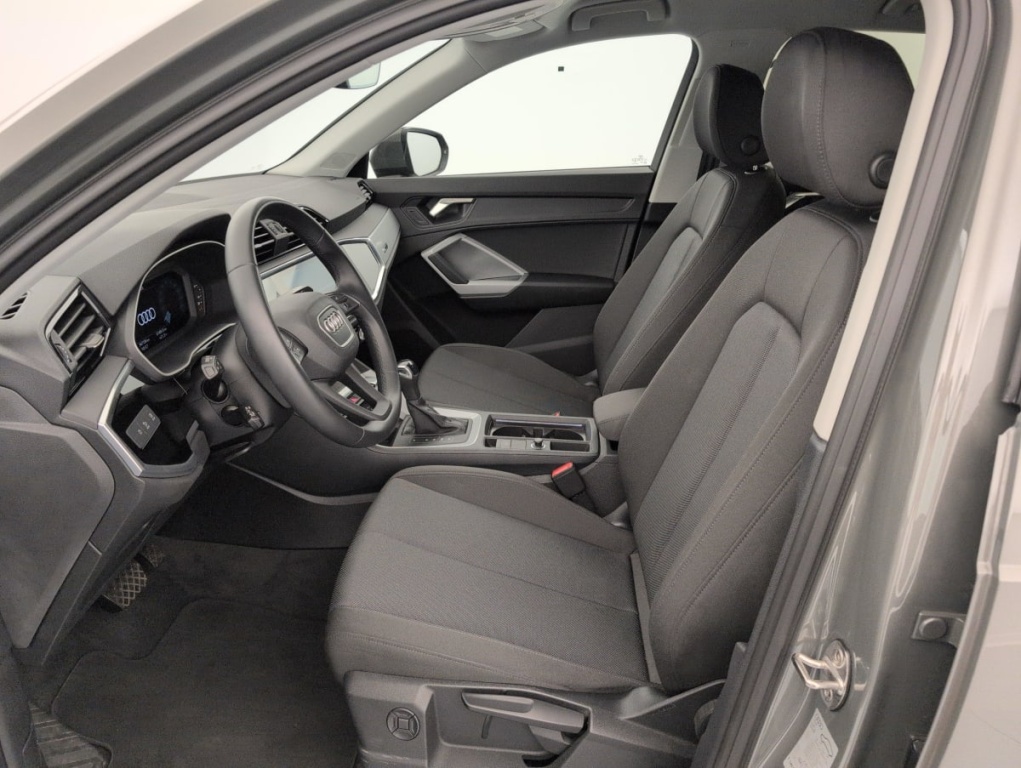AUDI Q3 35 TDI 150 ch S tronic 7 Design - ref: 1-400898 - Photo 16