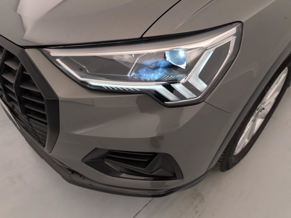 AUDI Q3 35 TDI 150 ch S tronic 7 Design - ref: 1-400898 - Photo 20