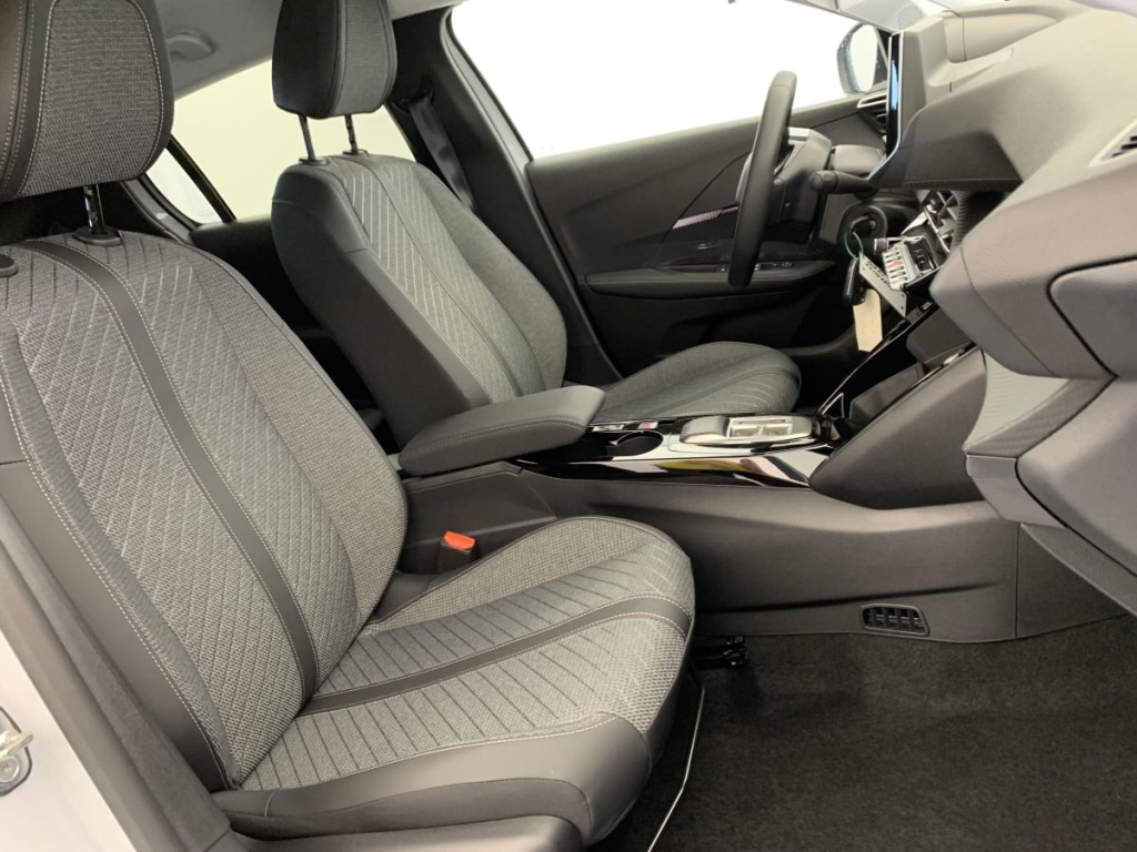 PEUGEOT 208 Hybrid 110 ch e-DCS6 Allure - ref: 1-403132 - Photo 9