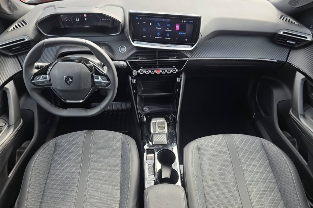 PEUGEOT 2008 Hybrid 145 e-DCS6 Allure - ref: 1-404423 - Photo 16