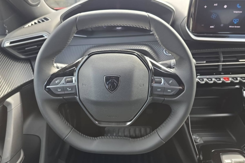 PEUGEOT 2008 Hybrid 145 e-DCS6 Allure - ref: 1-404423 - Photo 18